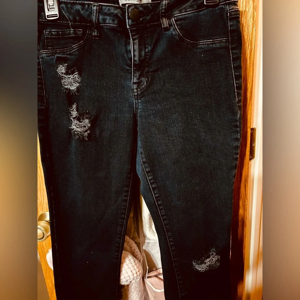 Refuge juniors distressed skinny jeans - Picture 2 of 5